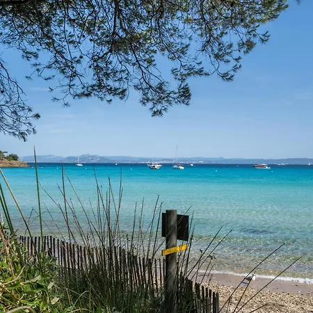 Les Romarins Pour 8 Personnes Avec Vue Panoramique Et Piscine Chauffee A * La Londe-les-Maures