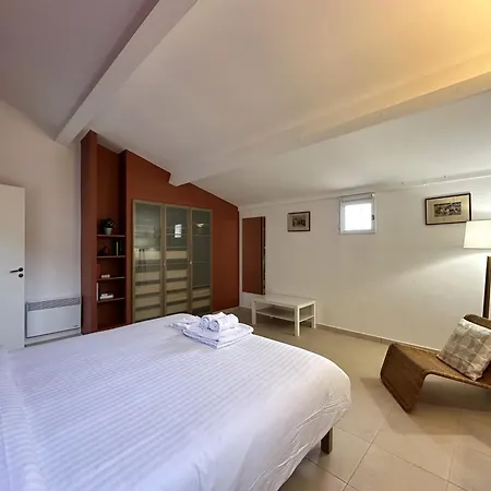 Villa Les Romarins Pour 8 Personnes Avec Vue Panoramique Et Piscine Chauffee A La Londe-les-Maures