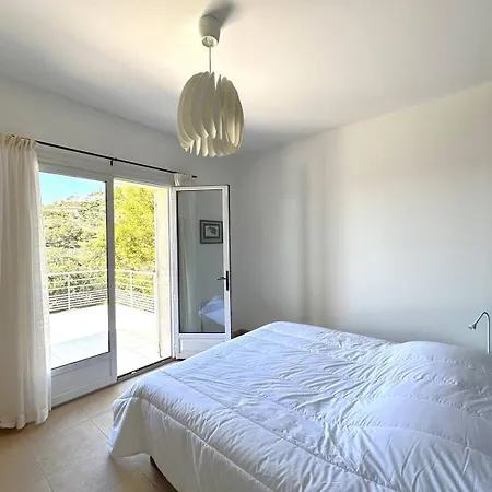 Villa Les Romarins Pour 8 Personnes Avec Vue Panoramique Et Piscine Chauffee A La Londe-les-Maures