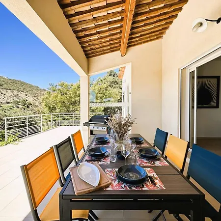 Les Romarins Pour 8 Personnes Avec Vue Panoramique Et Piscine Chauffee A Villa *
