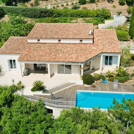 Villa Les Romarins Pour 8 Personnes Avec Vue Panoramique Et Piscine Chauffee A
