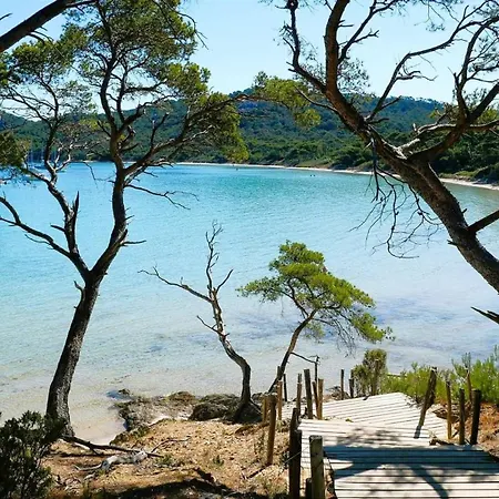 Villa Les Romarins Pour 8 Personnes Avec Vue Panoramique Et Piscine Chauffee A *